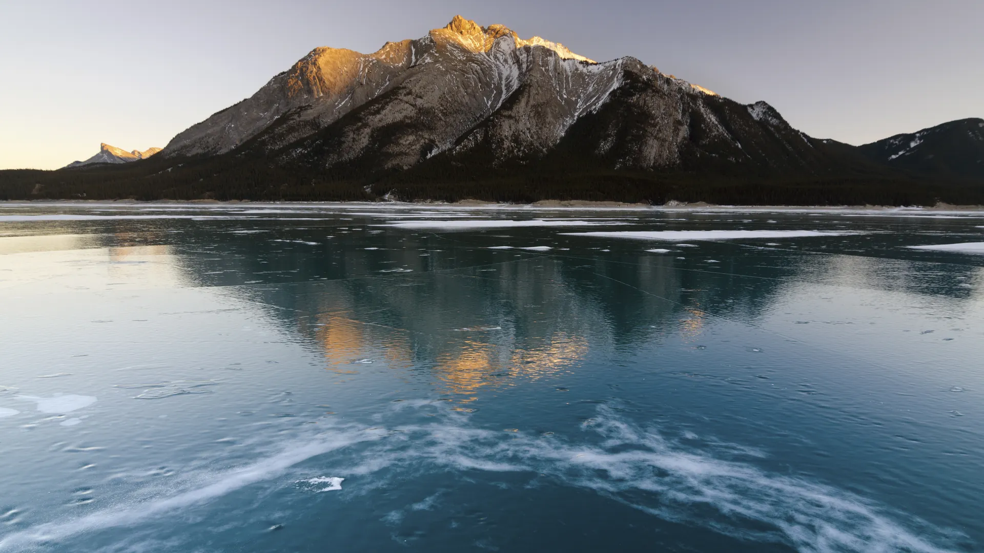 Abraham Lake landscape
