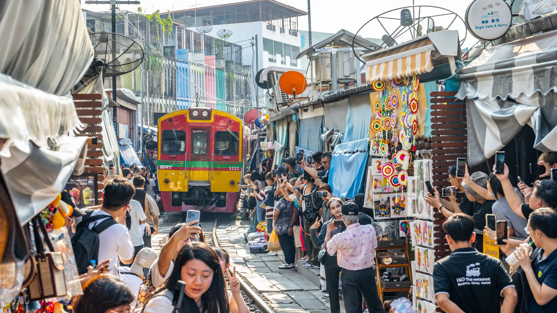 Maeklong Railway Market landscape